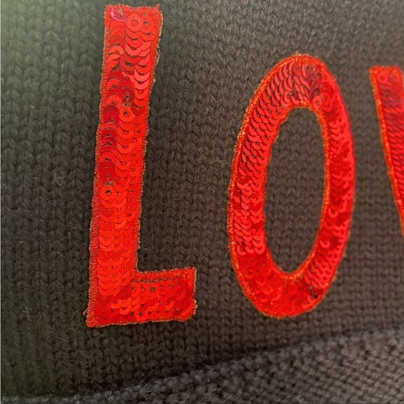 GUCCI Loved Navy Wool Beanie - Picture 9 of 11